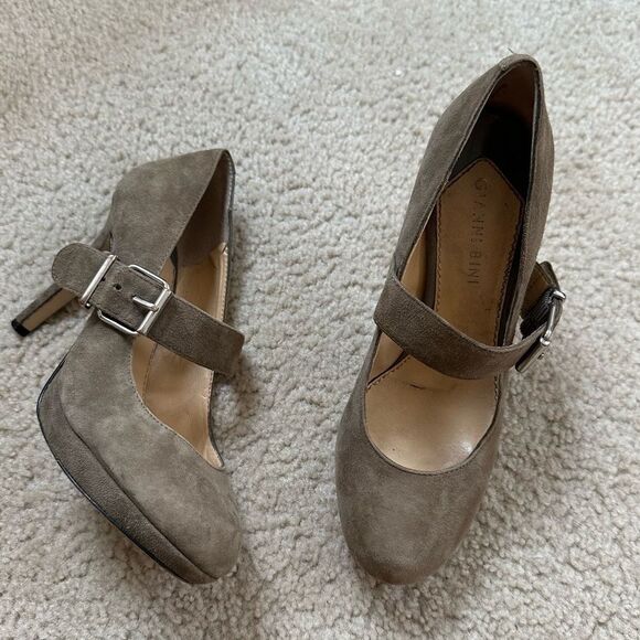 Gianni Bini Green Suede Mary Jane Heels - Picture 2 of 14